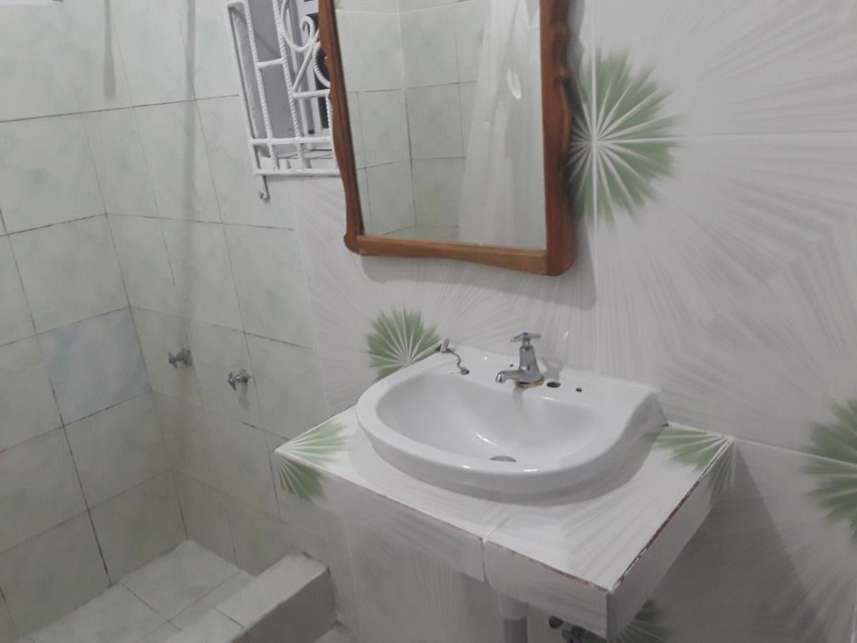 Fay Guest House Negril Bagian luar foto